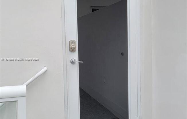 6331 NORTHWEST 105 CT