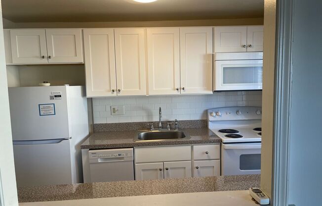 1 bed, 1 bath, 770 sqft, $1,270, Unit 00 - K- 8