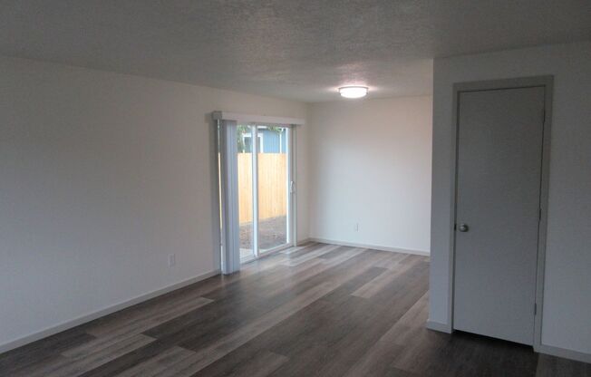 3 beds, 1 bath, 1,065 sqft, $1,795, Unit 4541