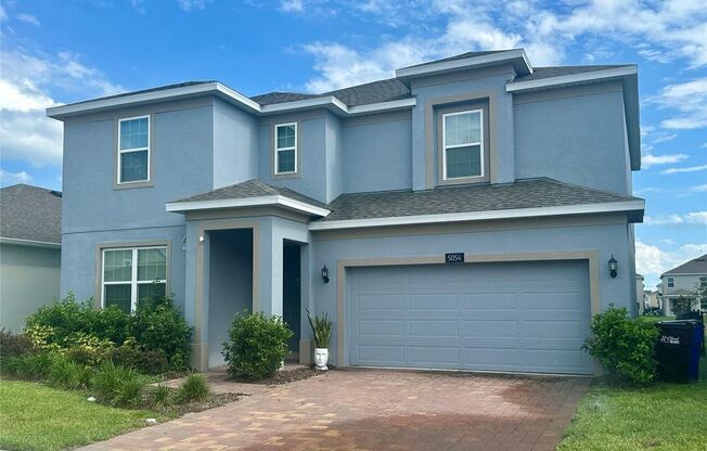 4/2 Beautiful Home on Water
