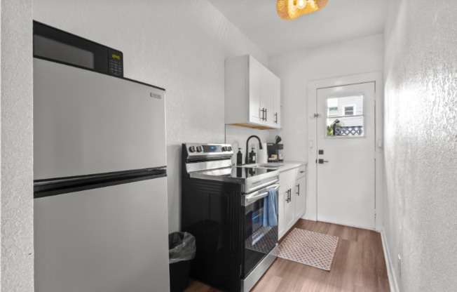 805 4 AVE N