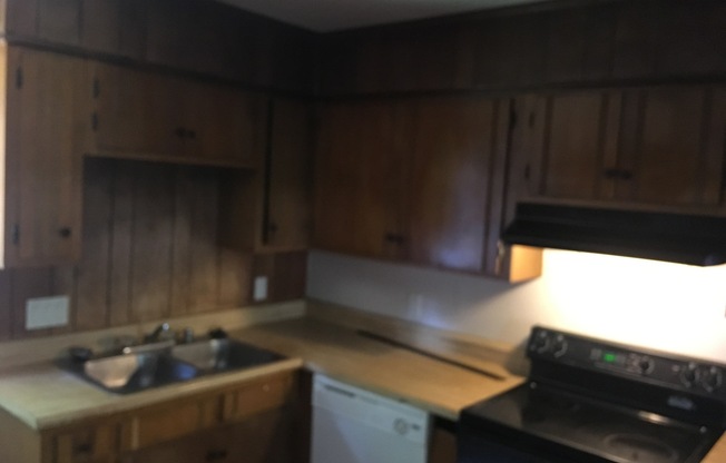 2 beds, 1 bath, $750, Unit 6A