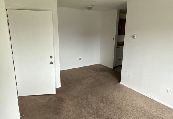 5058 Broadway Ave.