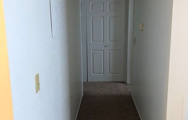 1 bed, 1 bath, 695 sqft, $950, Unit 205