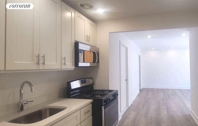 1 bed, 1 bath, $5,500, Unit 4F