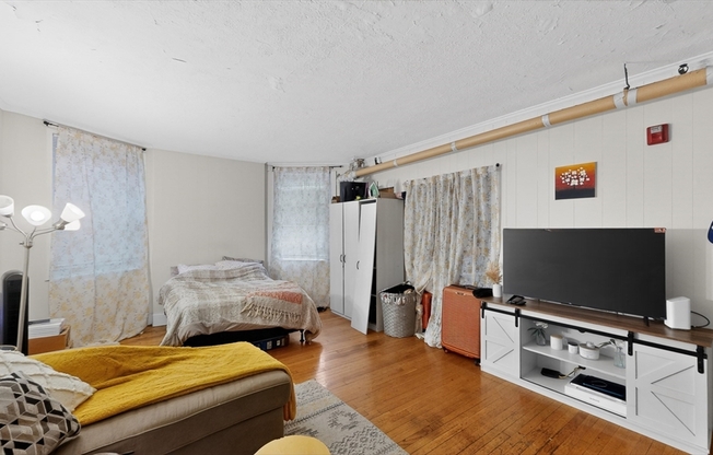 1071 BEACON ST