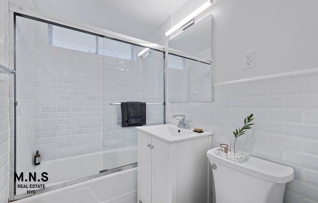 3 beds, 2 baths, $11,010, Unit PHRE