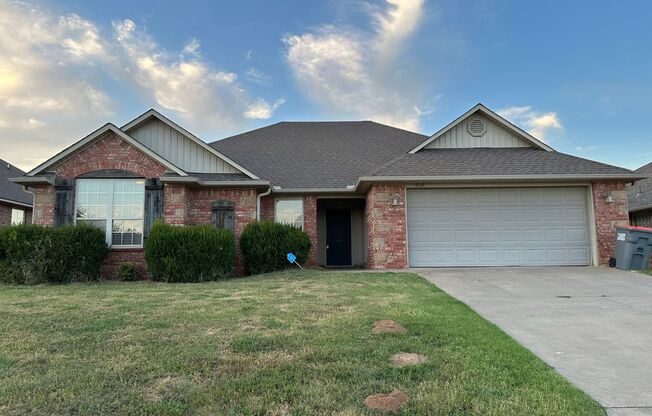 Spacious Elegance: Your Dream 3 Bed, 2 Bath Home with a Cozy Fireplace and 2-Car Garage!