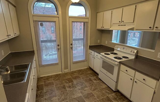 1 bed, 1 bath, 576 sqft, $1,400, Unit 21