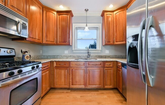 580 E 2 ST