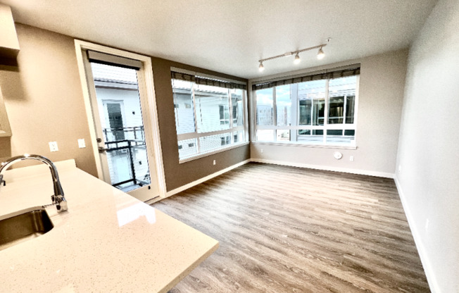2330 YAKIMA CT