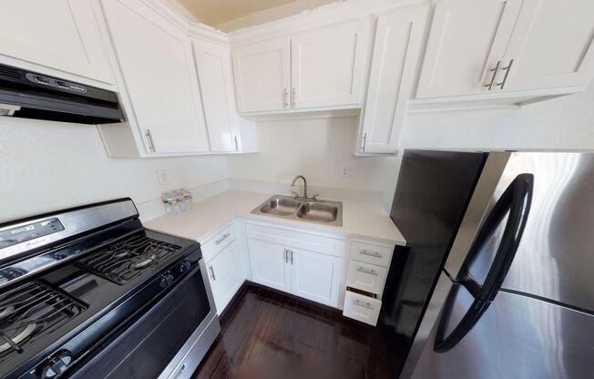 BAE - 512 Bonnie Brae Apts