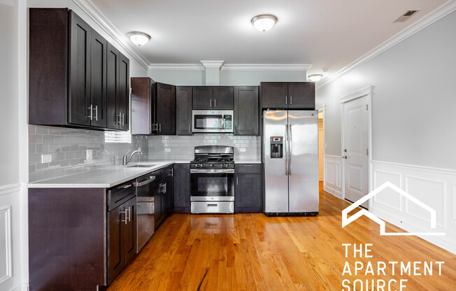 738 North Avers Avenue