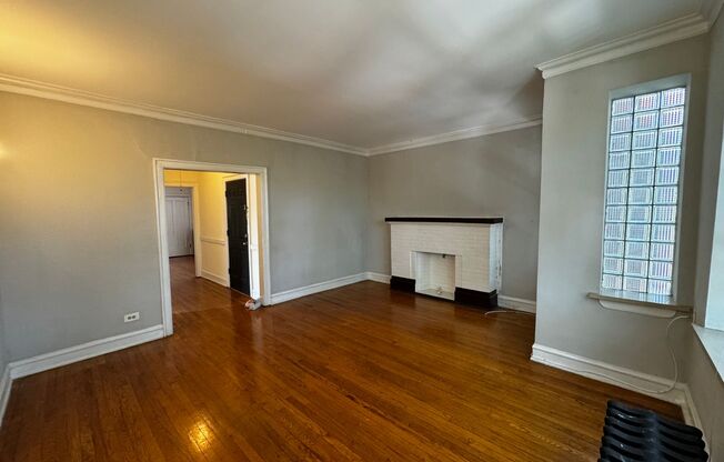 2 beds, 1 bath, $1,700, Unit 6422 #3