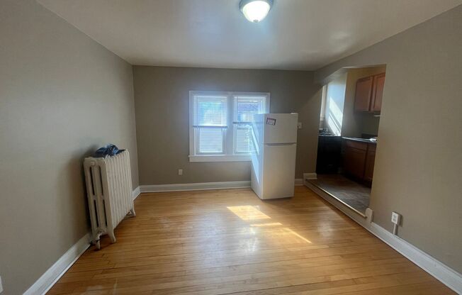 586 West 7th St