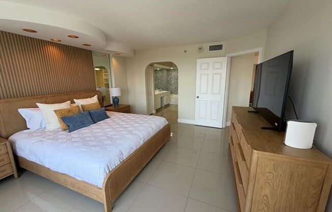 2 beds, 2 baths, $3,500, Unit # 2303