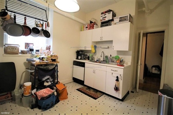 1 bed, 1 bath, 600 sqft, $2,300, Unit 15