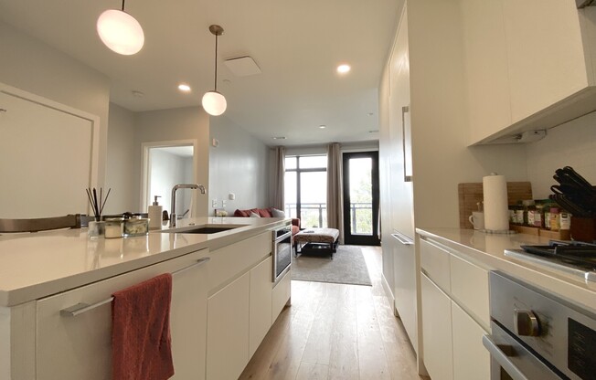 1 bed, 1 bath, 644 sqft, $3,200, Unit 619