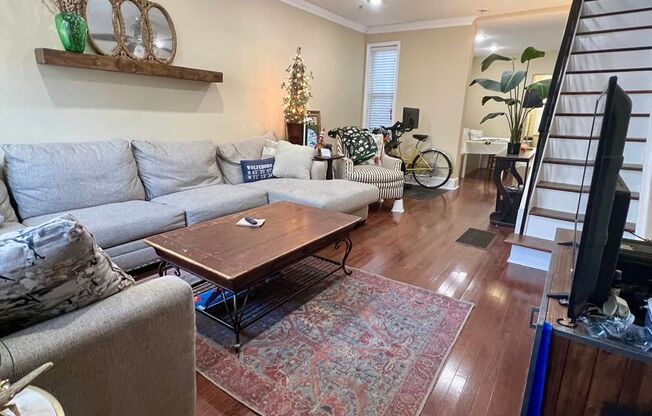 Gorgeous 3-Bedroom Townhome in South Philadelphia! Available January 1st!