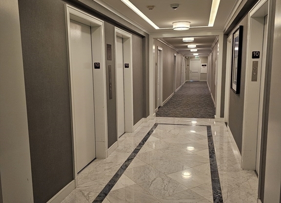 1 bed, 1 bath, 802 sqft, $3,150, Unit 10J