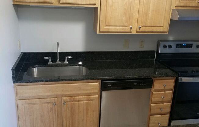 2 beds, 1 bath, 975 sqft, $1,575, Unit 209