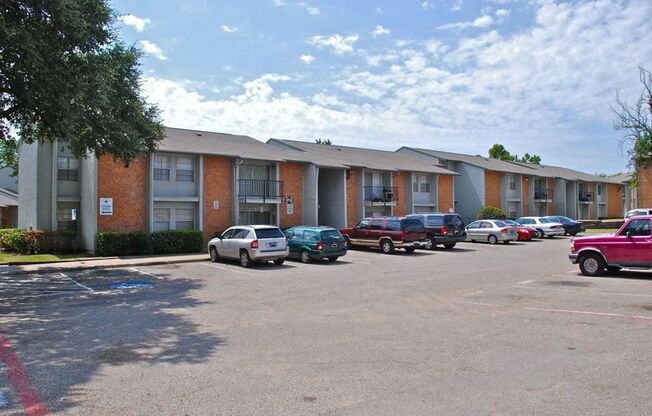 4 beds, 2 baths, 1,269 sqft, $1,745, Unit 172