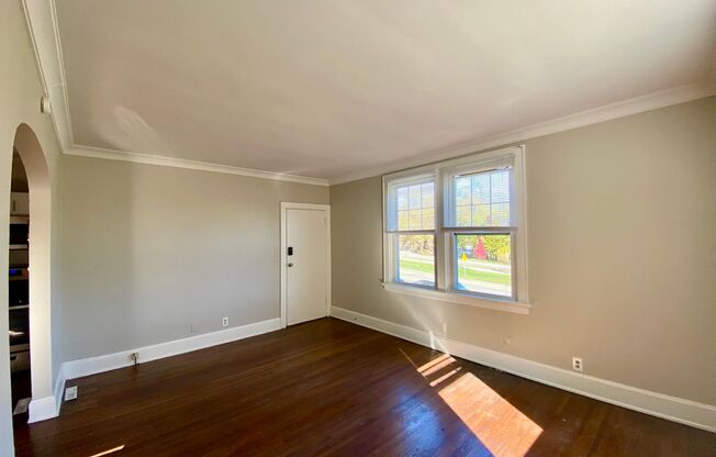 3 beds, 1 bath, 1,000 sqft, $1,500, Unit Unit 2
