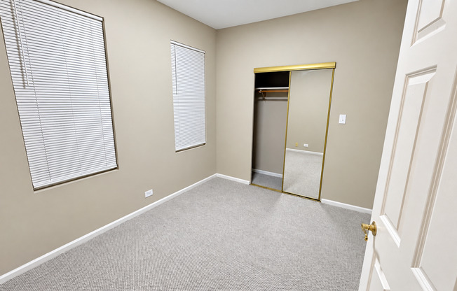 3 beds, 2 baths, $1,785, Unit 3w