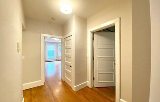 7 REGENT CIR