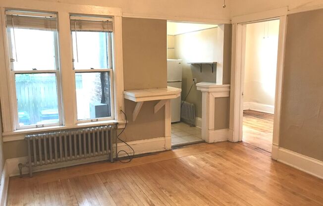 1 bed, 1 bath, $995, Unit 38
