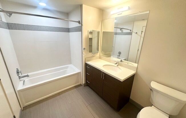 1 bed, 1 bath, 587 sqft, $3,095, Unit 719