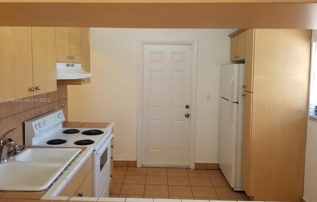 3904 SW 88 CT