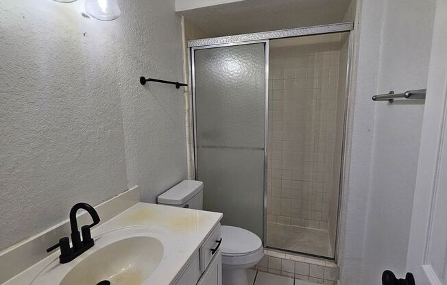3 beds, 2 baths, 1,200 sqft, $1,450, Unit 518