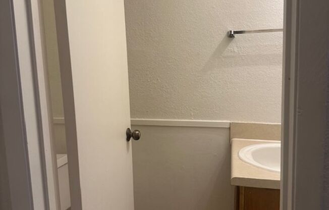 2 beds, 1.5 baths, 1,048 sqft, $880, Unit 0806