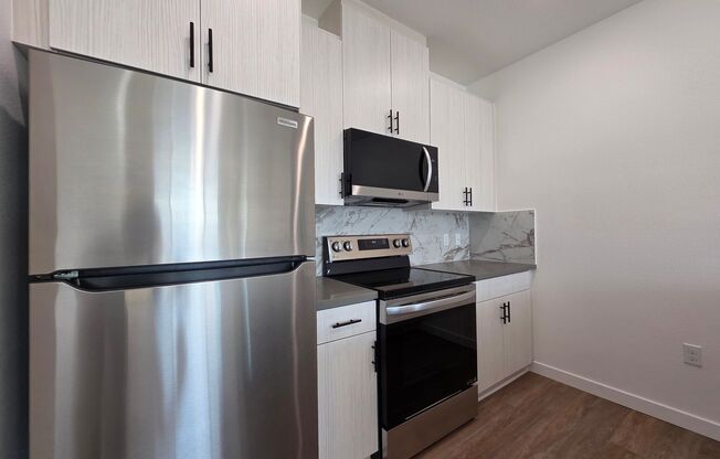 1 bed, 1 bath, 651 sqft, $2,545, Unit 2116-301