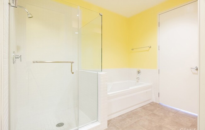 2 beds, 2 baths, 1,320 sqft, $3,850, Unit 1603