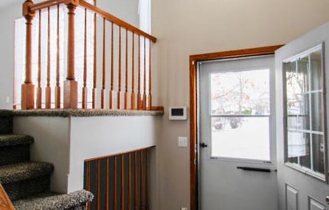 Comfortable and Cozy 3 Bedroom/2 Bath Home