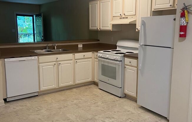 2 beds, 1 bath, 1,100 sqft, $850, Unit 3830 Apt D