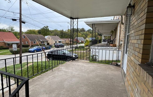 93 N JOSLYN DR