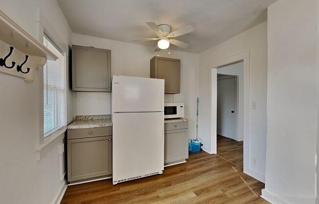 604 BRADDOCK AVE