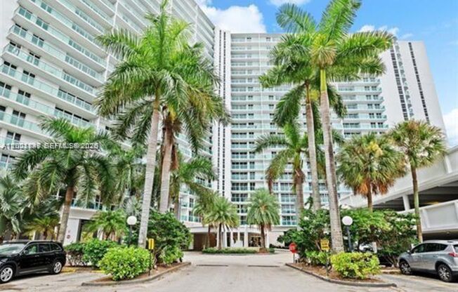 2 beds, 2 baths, 1,357 sqft, $4,000, Unit 100 Bayview Dr # 508