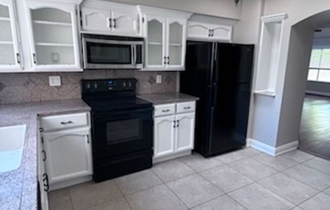 3 beds, 2 baths, $2,000