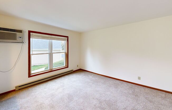 2 beds, 2 baths, 950 sqft, $1,695, Unit 7657CB