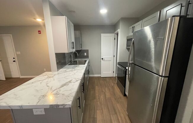 1 bed, 1 bath, $900, Unit 203