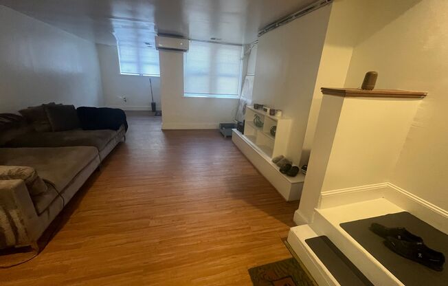 1 bed, 1 bath, $1,350, Unit 114 Apt. B