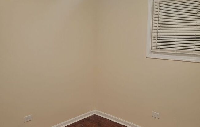 3 beds, 1 bath, $2,800