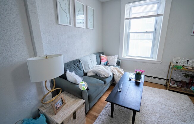 722 E 6 ST