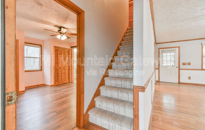 3 beds, 2 baths, 1,248 sqft, $1,750