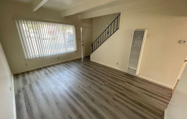 2 beds, 1 bath, 850 sqft, $2,250, Unit 29