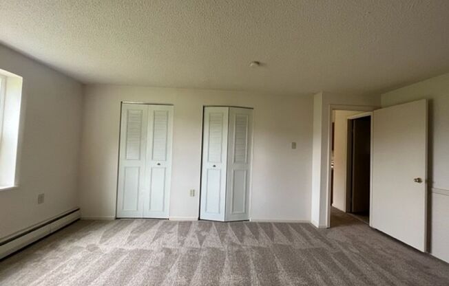 1 bed, 1 bath, 700 sqft, $1,300, Unit 717